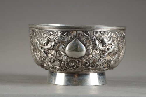 Asian Works of Art  - pair of small silver (800°/°° bowls-  Shanghai early 20th century