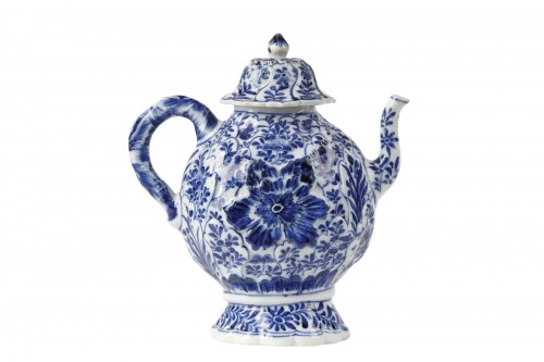 Rare blue white porcelain ewer - Kangxi period 1662/1722