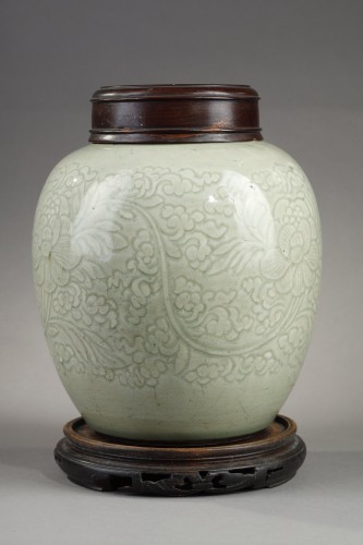 Ginger pot in porcelain Celadon  - Kangxi ^period 1662/1722 - Asian Works of Art Style 