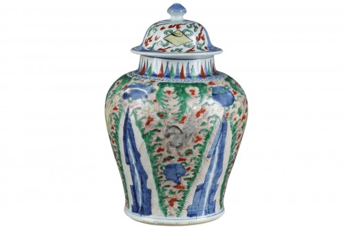 Vase et son couvercle porcelaine de type "wucai" - Shunzi (1644/1661)