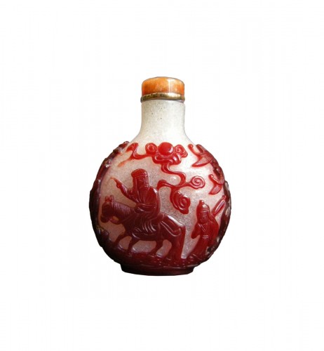Tabatiere en verre overlay rouge sur fond bullé - chine 1780/1820