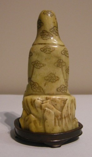 Petite statuette représentant une Guanyin en soapstone, Chine 18e siècle - Bertrand de Lavergne