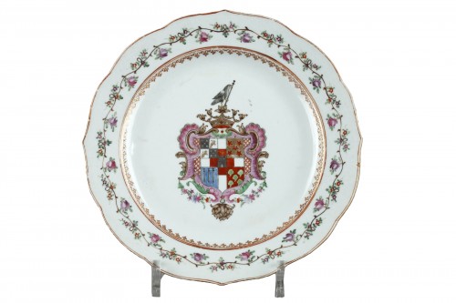 Assiette Famille rose ornée d'armoiries Portugaises Chine vers 1770