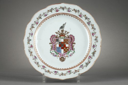 Porcelain & Faience  - Dish Famille rose decorated armorials Portuguese - Qianlong  about 1770    