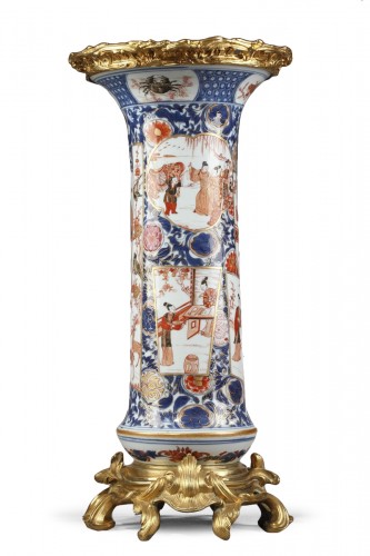 Grand vase en porcelaine de Chine - fin Kangxi ou debut Yongzheng 1720/1725