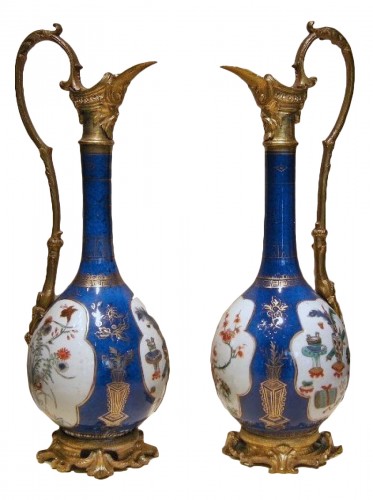 Paire de vases montés en aiguieres - Epoque Kangxi 1662/1722