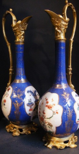 Paire de vases montés en aiguieres - Epoque Kangxi 1662/1722 - Arts d
