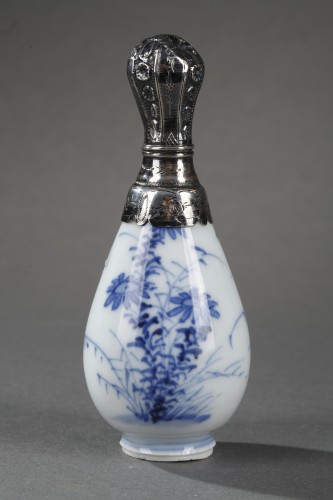 Asian Works of Art  - Five small vases  blue and white porcelain  - Kangxi period 1662 / 1722