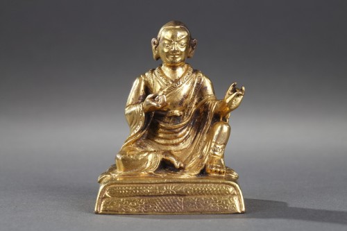 Small figure of Lhama in gold bronze - Tibet 18th century - 