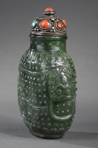 Asian Works of Art  - Snuff bottle jade nephrite spinach