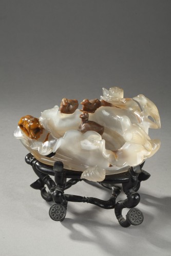 Agate brushwasher  sculpted - Asian Works of Art Style 
