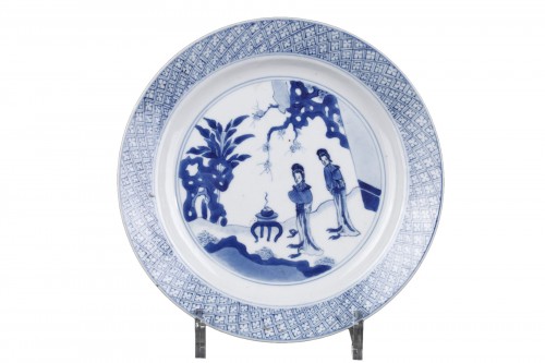 Assiette en porcelaine bleu-blanc  Chine marque et periode Kangxi 1662/1722