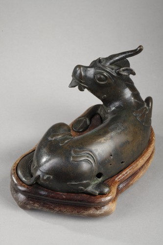 Asian Works of Art  - Kylin bronze - Early Ming period