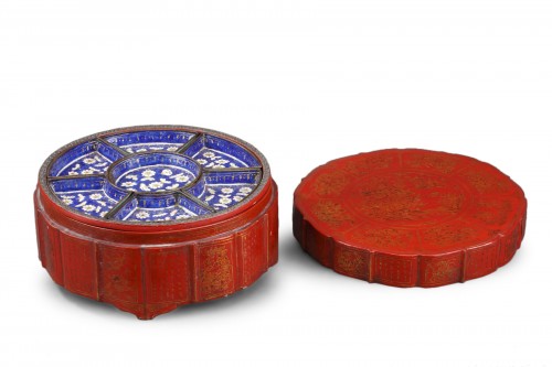 lacquer box painted with flowers and caligraphy