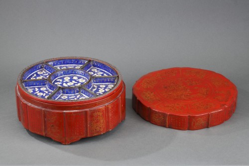  - lacquer box painted with flowers and caligraphy