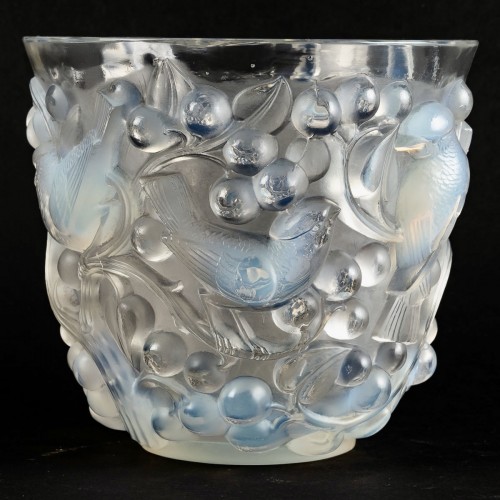 Glass & Crystal  - 1921 René Lalique - Vase Avallon