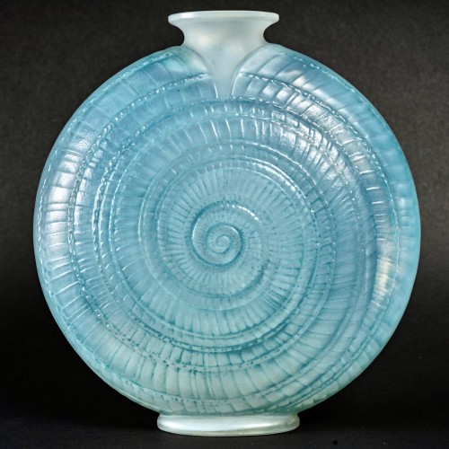 20th century - 1920 René Lalique - Vase Escargot