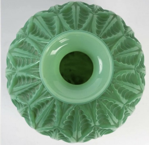Glass & Crystal  - 1927 René Lalique - Vase Malesherbes