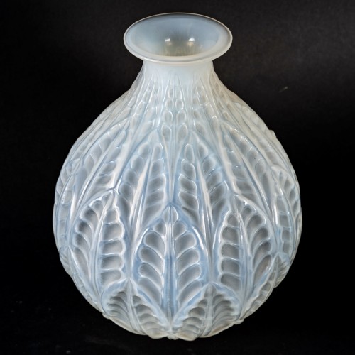 1927 René Lalique Vase Malesherbes - Glass & Crystal Style Art Déco