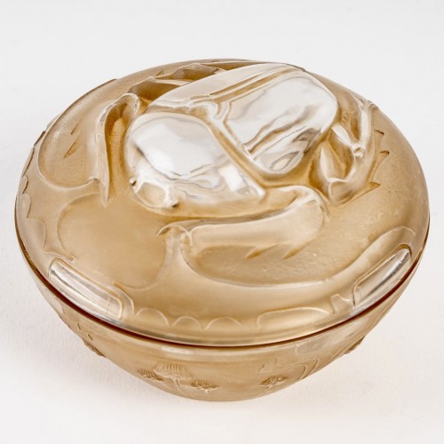 Art nouveau - 1909 René Lalique Box Scarabée For Louis Toussaint Piver