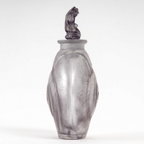 Glass & Crystal  - 1920 René Lalique Perfume Bottle