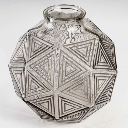 Glass & Crystal  - 1925 René Lalique - Vase Nanking
