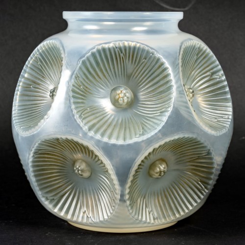 Glass & Crystal  - 1927 René Lalique - Vase Picardie Cased