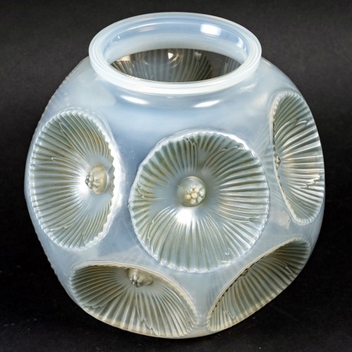 1927 René Lalique - Vase Picardie Cased - 