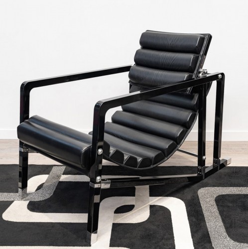 20th century - Eileen Gray - Ecart International - Transat Armchair Black Leather Lacquer