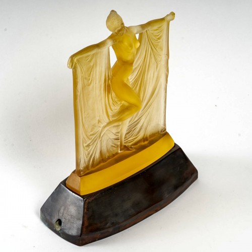 XXe siècle - 1925 René Lalique - Statuette "Suzanne"