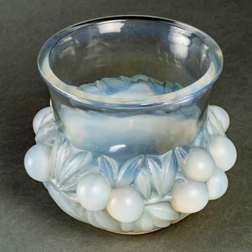 Glass & Crystal  - 1930 René Lalique - Vase Prunes