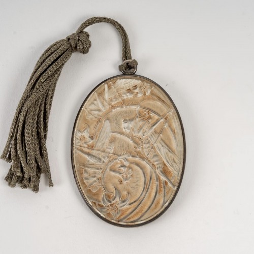 XXe siècle - 1919 René Lalique - Miroir Pendentif Sauterelles