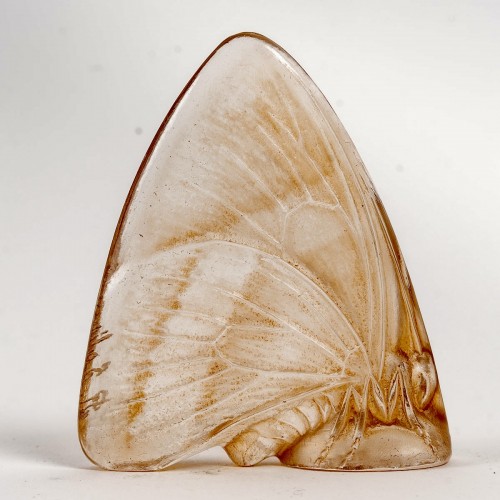 Glass & Crystal  - 1919 René Lalique - Seal Papillon Ailes Fermees