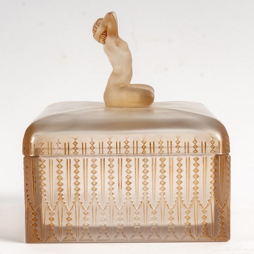 20th century - 1928 René Lalique - Box Sultane Frosted
