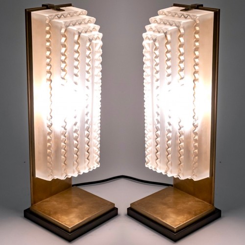 Luminaires Lampe - 1935 René Lalique - Paire d'appliques Art Déco "Normandie"  montées en lampes