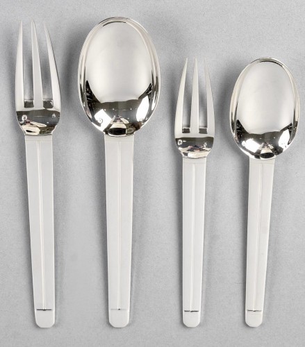 20th century - 1926 Jean Puiforcat - 16 pieces Cutlery Flatware Set Cabourg