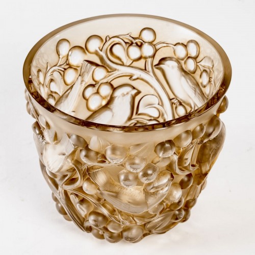 Glass & Crystal  - 1927 René Lalique - &quot;Avallon&quot; Vase