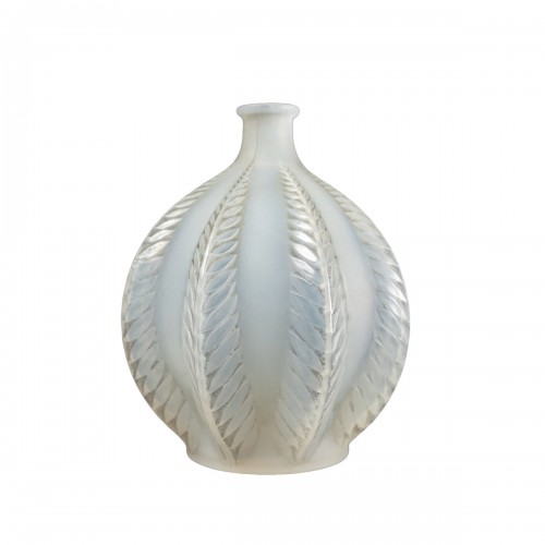 1924 René Lalique - Vase Malines Cased