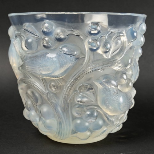 Glass & Crystal  - 1927 René Lalique - Vase Avallon