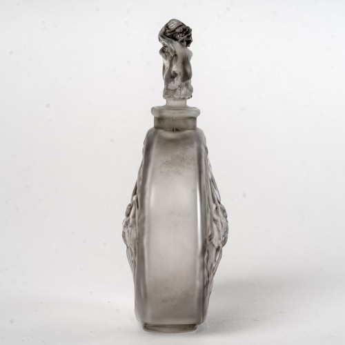 Glass & Crystal  - 1912 René Lalique - Perfume Bottle Rosace Figurines