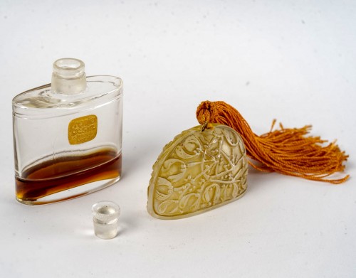 1926 René Lalique - Perfume Bottle Sous Le Gui Glass Patina Jean de Parys - 