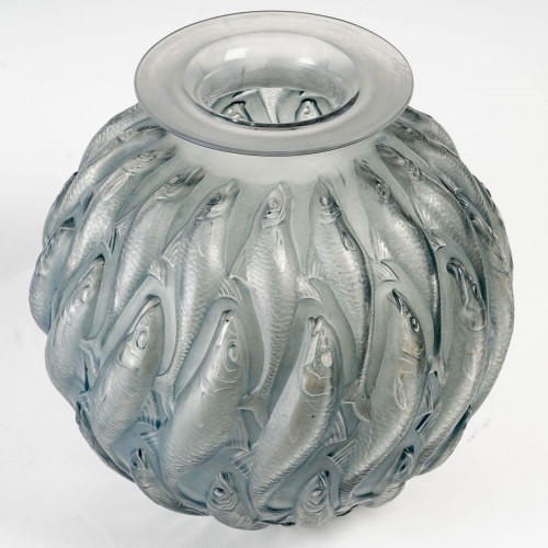 Verrerie, Cristallerie  - 1927 René Lalique - Vase Marisa Verre Blanc Patiné Bleu