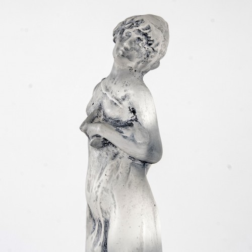 Verrerie, Cristallerie  - 1912 René Lalique - Statuette Moyenne Voilée