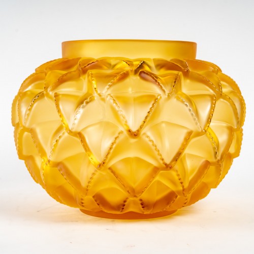 Lalique France - Vase Languedoc - BG Arts