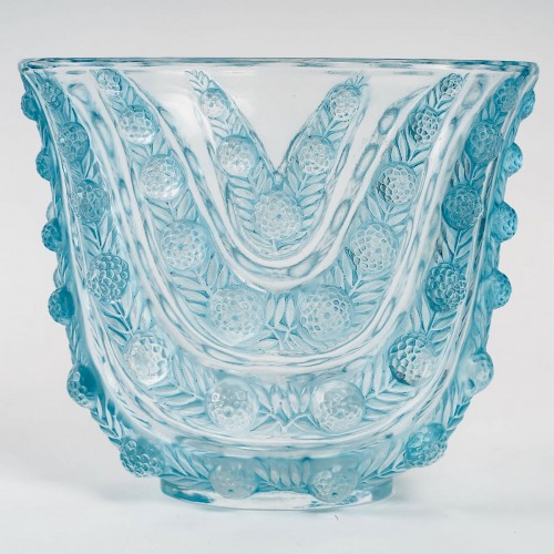 20th century - 1937 René Lalique - Vase Vichy