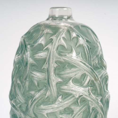 20th century - 1921 René Lalique - Vase Ronces Frosted