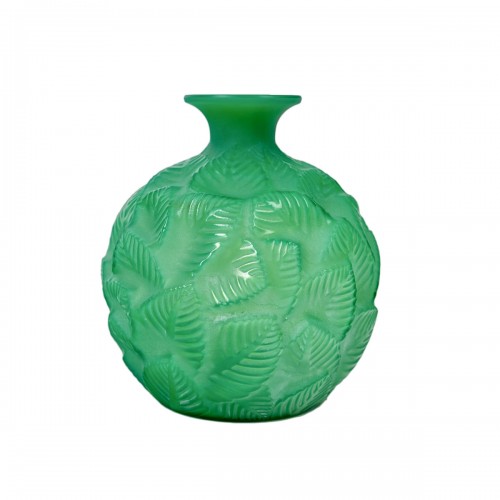 1926 René Lalique - Vase Ormeaux