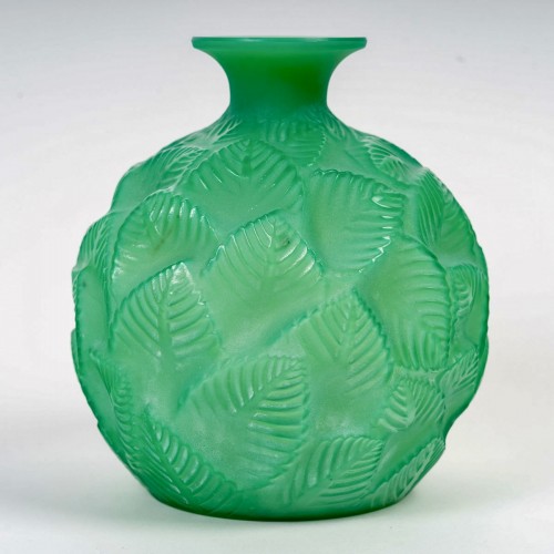1926 René Lalique - Vase Ormeaux - Glass & Crystal Style Art Déco
