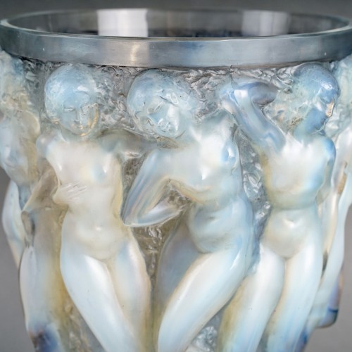1927 René Lalique Vase Bacchantes - Glass & Crystal Style Art Déco