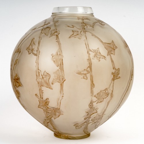 1912 René Lalique  Grande Boule Lierre Vase - Glass & Crystal Style Art Déco